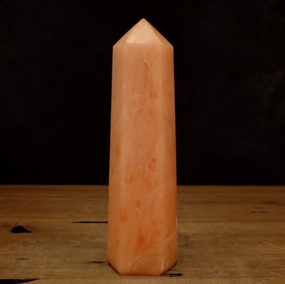 Orangencalcit Obelisk - 1092,29g - 220 x 65 x 55mm