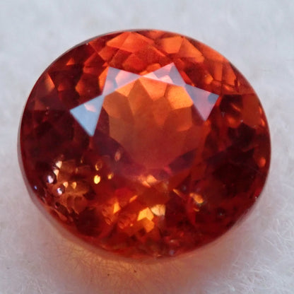 Orangener Facettierter Saphir aus Sri Lanka, 1.23 ct - 0,246g - 5,93 x 5,93 x 4,41mm