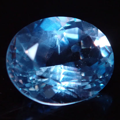 Facettierter Blauer Aquamarin aus Afghanistan, 4.025 ct - 0,805g - 11,99 x 9,14 x 6,71mm